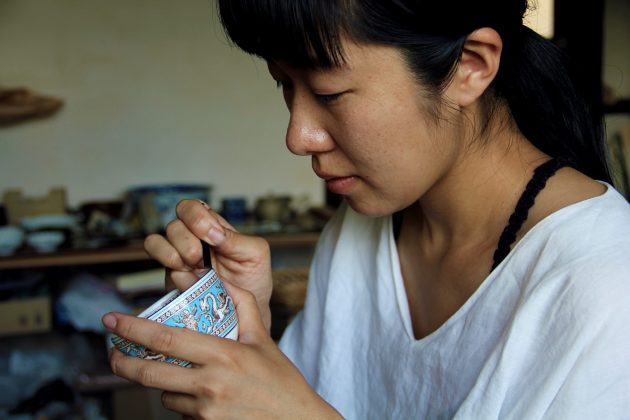 Mio Heki kintsugi repairing ceramics Japan Kyoto