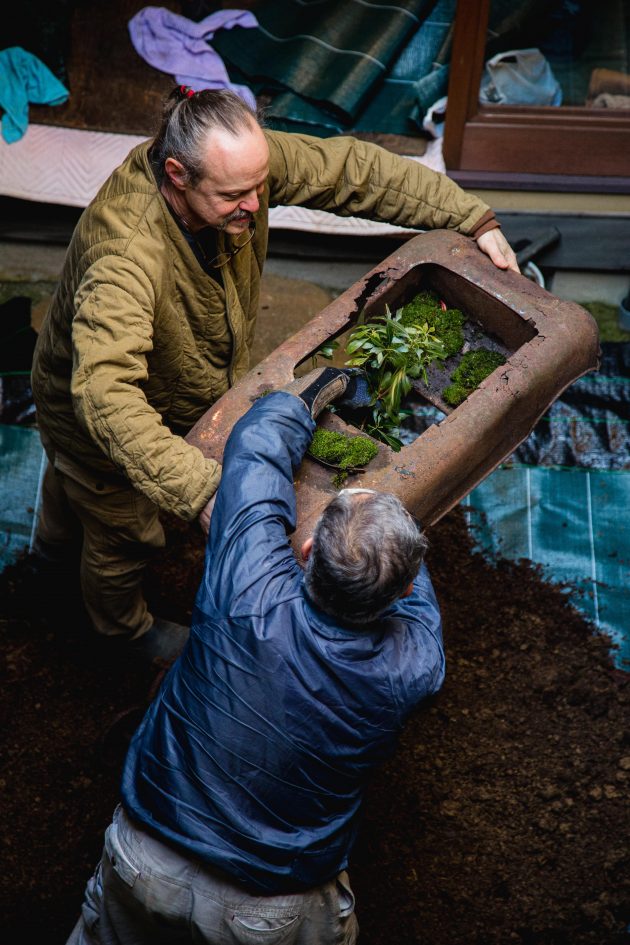 Marc Keane rusty car